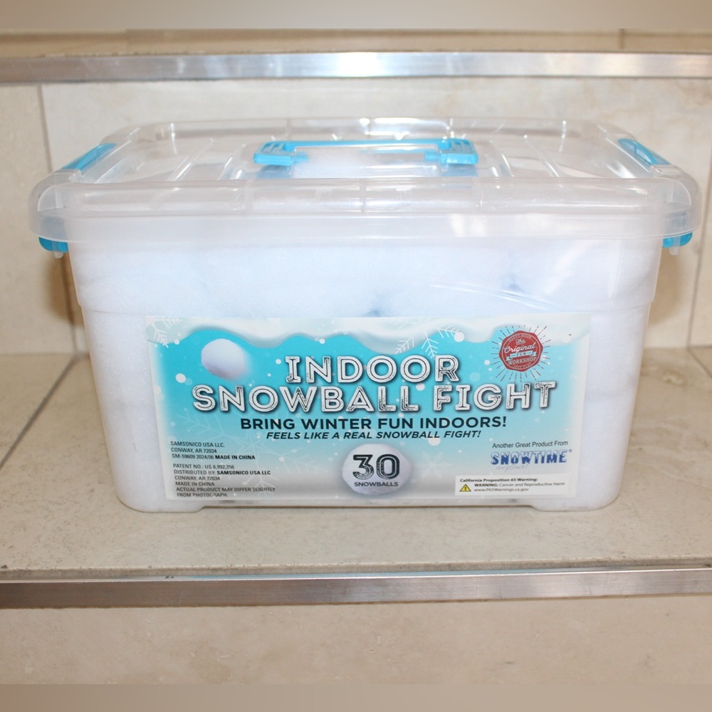 Indoor Snowball Fight (NIB)
